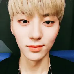 황민현 인스타 노래 ㅇㅇ